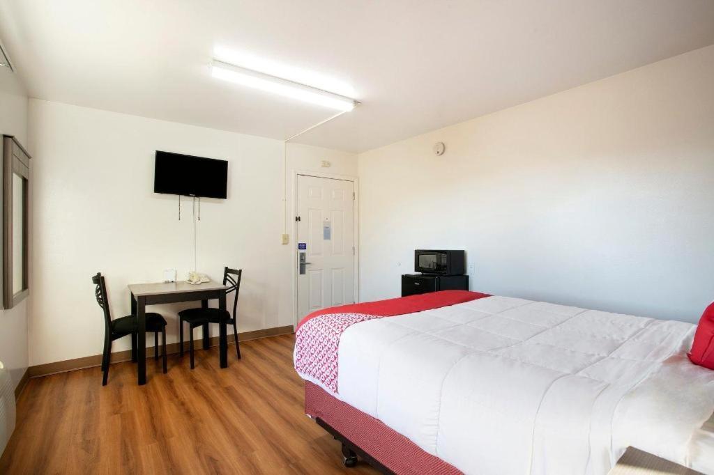 Oyo Hotel Kalama Zewnętrze zdjęcie